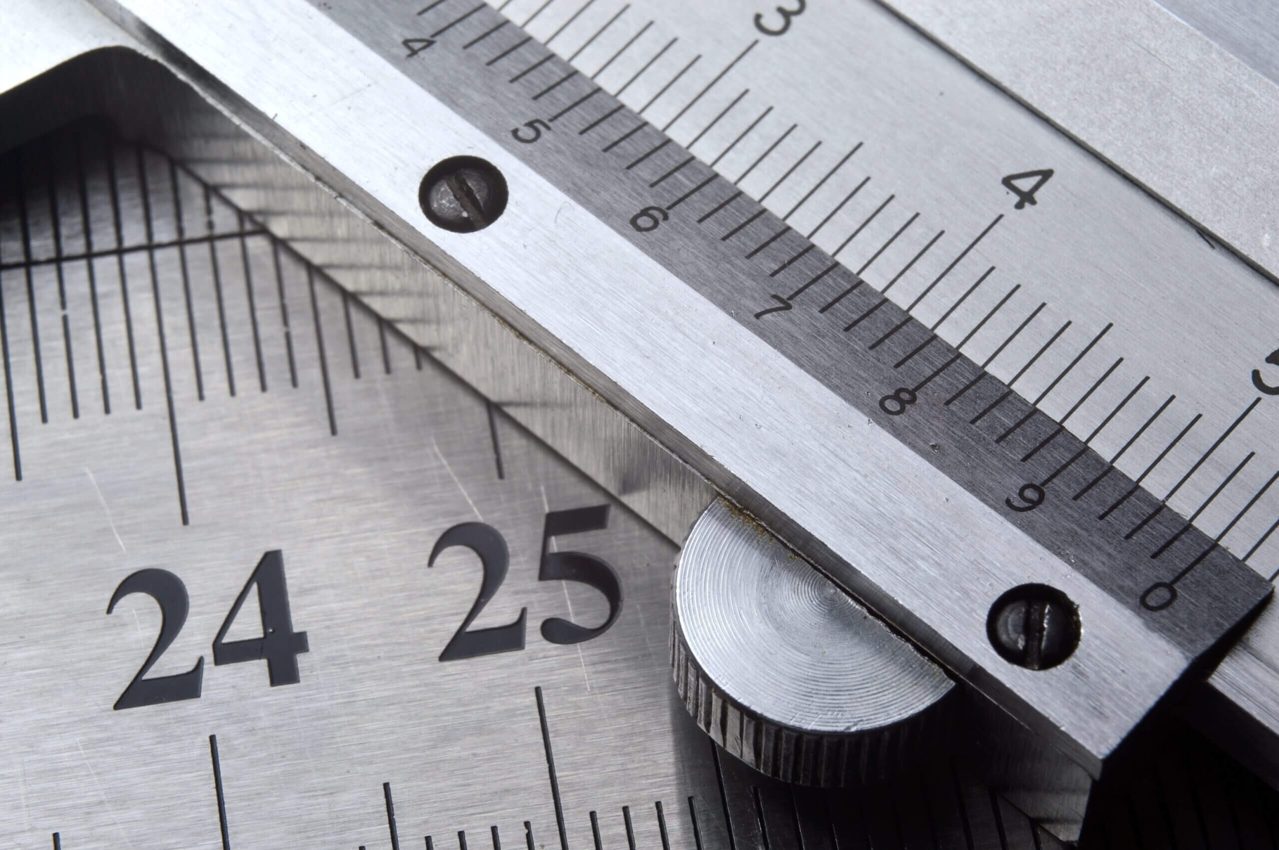 Precision measurement with calipers
